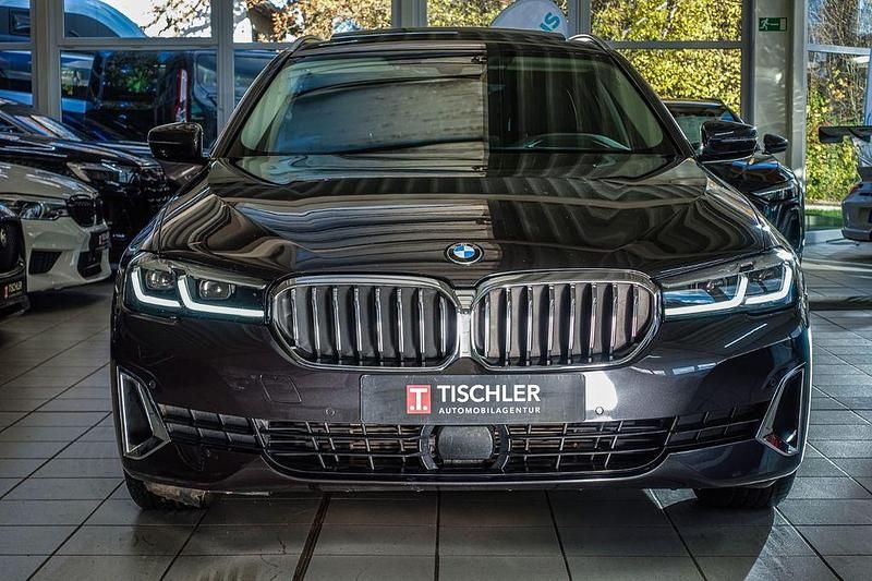 Gebraucht BMW 540 Sport Line 340 PS (250 kW) 2022 Grau Limousine