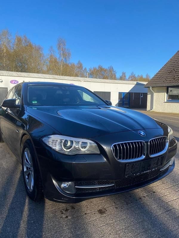 Gebraucht BMW 525 235 PS (172 kW) 2011 Grau Kombi