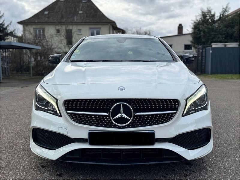 Gebraucht Mercedes CLA200 AMG line 136 PS (100 kW) 2016 Weiß Limousine
