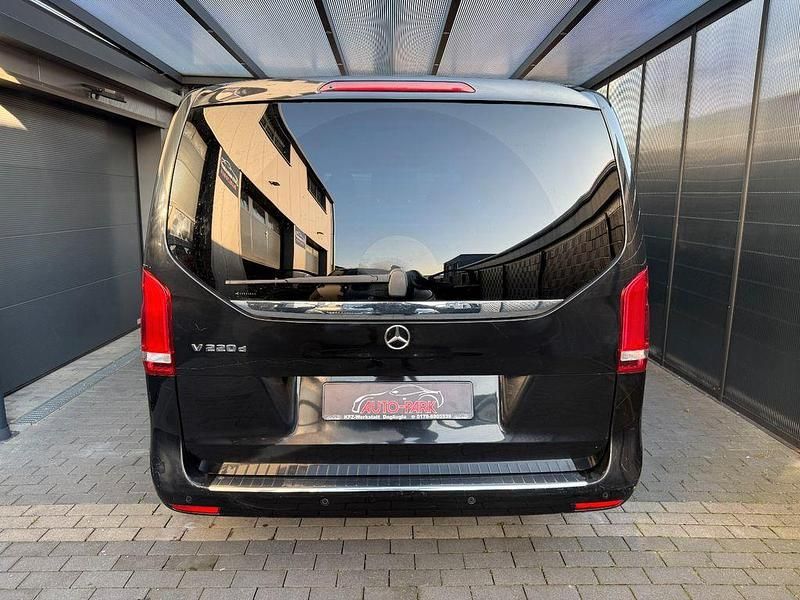 Gebraucht Mercedes V220 Avantgarde 163 PS (119 kW) 2019 Schwarz Van / Kleinbus