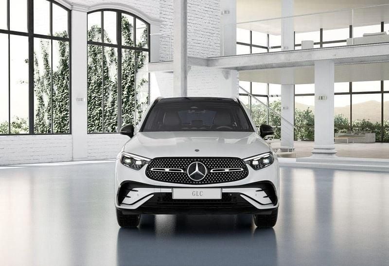 Gebraucht Mercedes GLC300 AMG 269 PS (197 kW) 2024 Weiß SUV