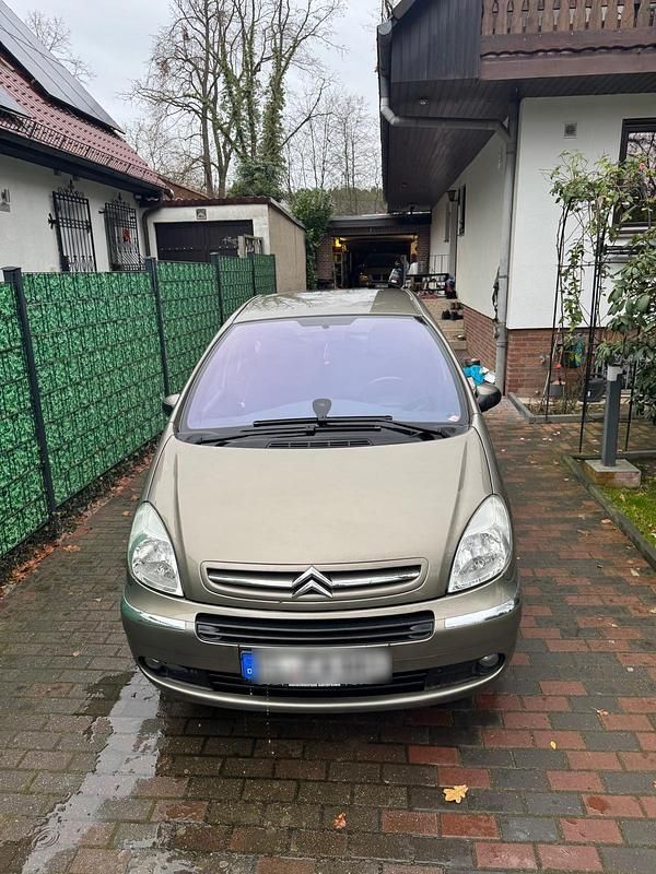 Braun Gebraucht 2008 Citroën Xsara Picasso Van / Kleinbus | 2.900 € (Etwas zu teuer) - Bild 1/4