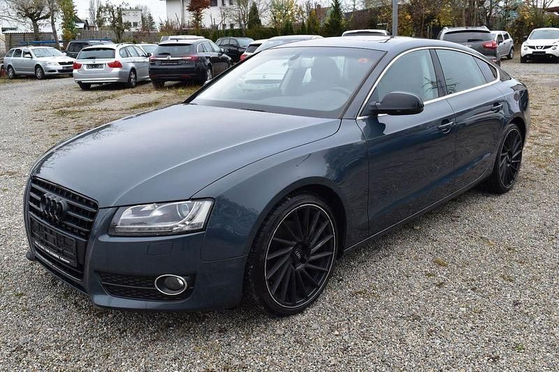 Grau Gebraucht 2009 Audi A5 Sportback Sport Kleinwagen | 5.990 € (Superpreis) - Bild 1/4