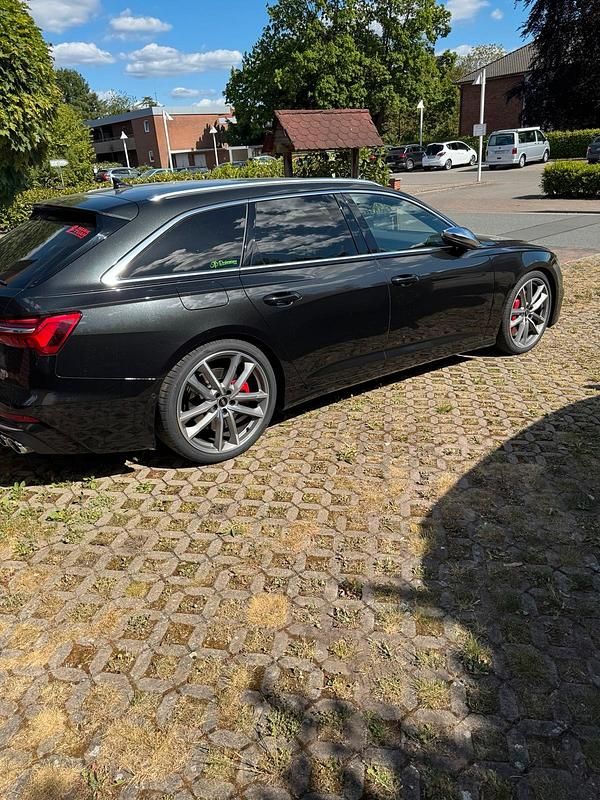 Grau Gebraucht 2021 Audi S6 Kombi | 49.499 € (Superpreis) - Bild 1/4