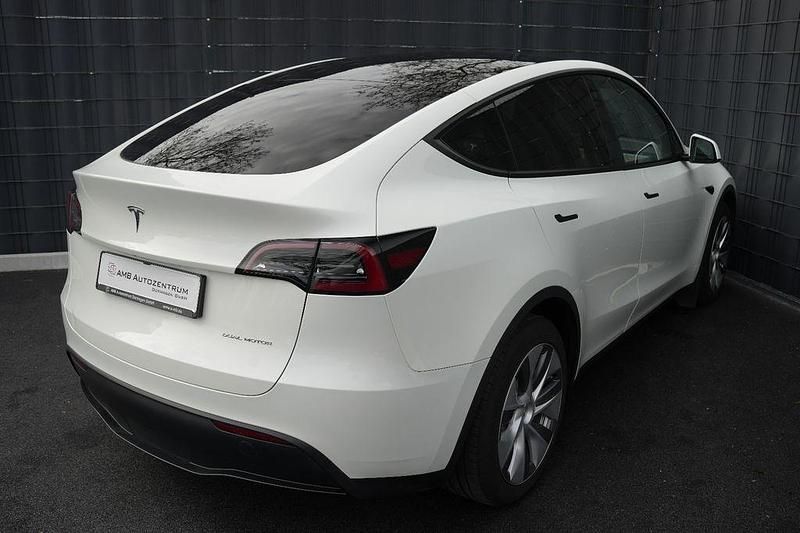 Gebraucht Tesla Model Y 378 kW (514 PS) 2024 Weiß SUV