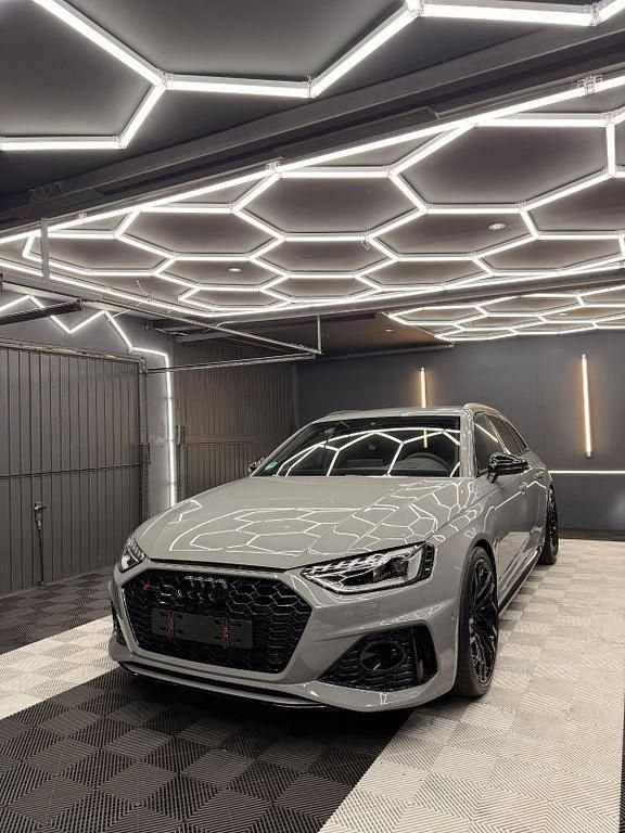 Gebraucht Audi RS4 Ambiente 450 PS (330 kW) 2024 Grau Kombi