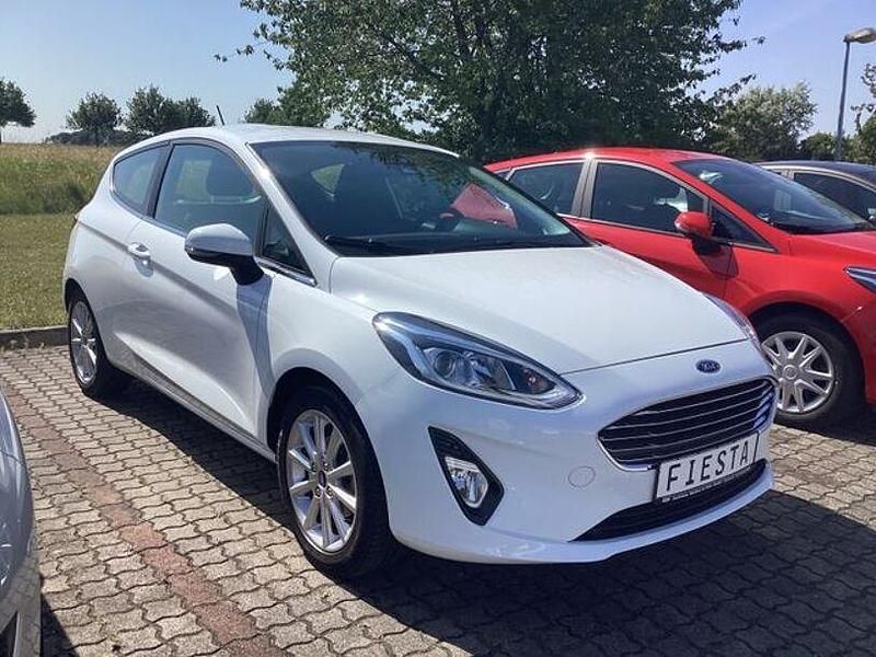 Frostweiß Gebraucht 2019 Ford Fiesta Titanium Kleinwagen | 13.495 € (Etwas zu teuer) - Bild 1/4