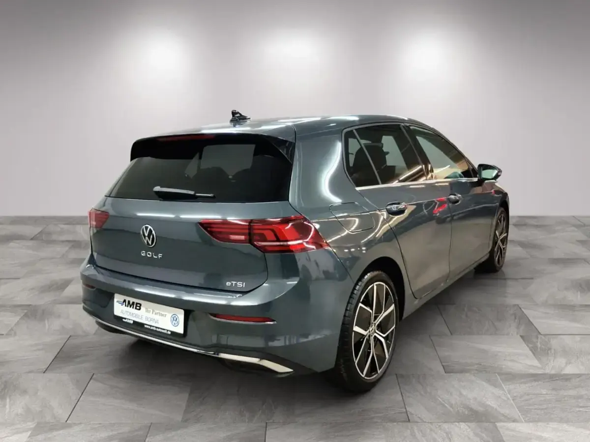 Gebraucht VW Golf VIII Style 150 PS (110 kW) 2024 Grau Limousine
