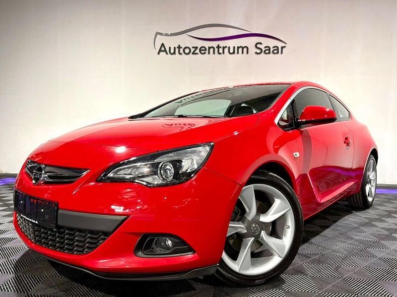 Gebraucht Opel Astra GTC 165 PS (121 kW) 2015 Rot Coupé