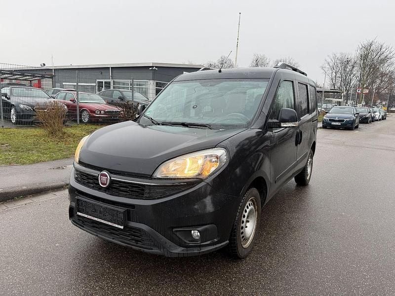 Schwarz Gebraucht 2017 Fiat Doblò Lounge Van / Kleinbus | 6.199 € (Superpreis) - Bild 1/4
