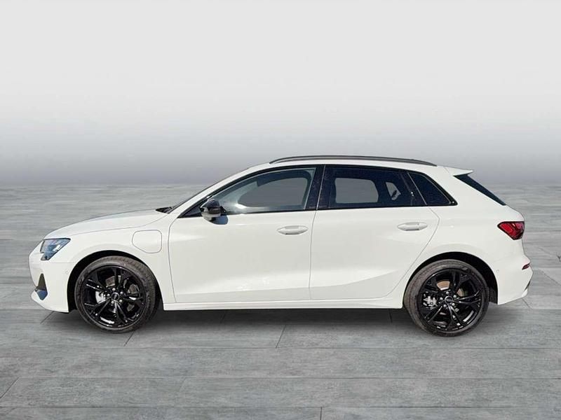 Używany Audi A3 Performance 204 KM (150 kW) 2025 Biały Sedan/Limuzyna