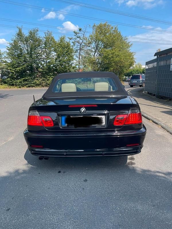 Gebraucht BMW 325 Cabriolet 192 PS (141 kW) 2001 Schwarz Cabrio