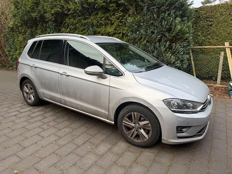 Silber Gebraucht 2014 VW Golf Sportsvan Highline Van / Kleinbus | 9.401 € (Superpreis) - Bild 1/4