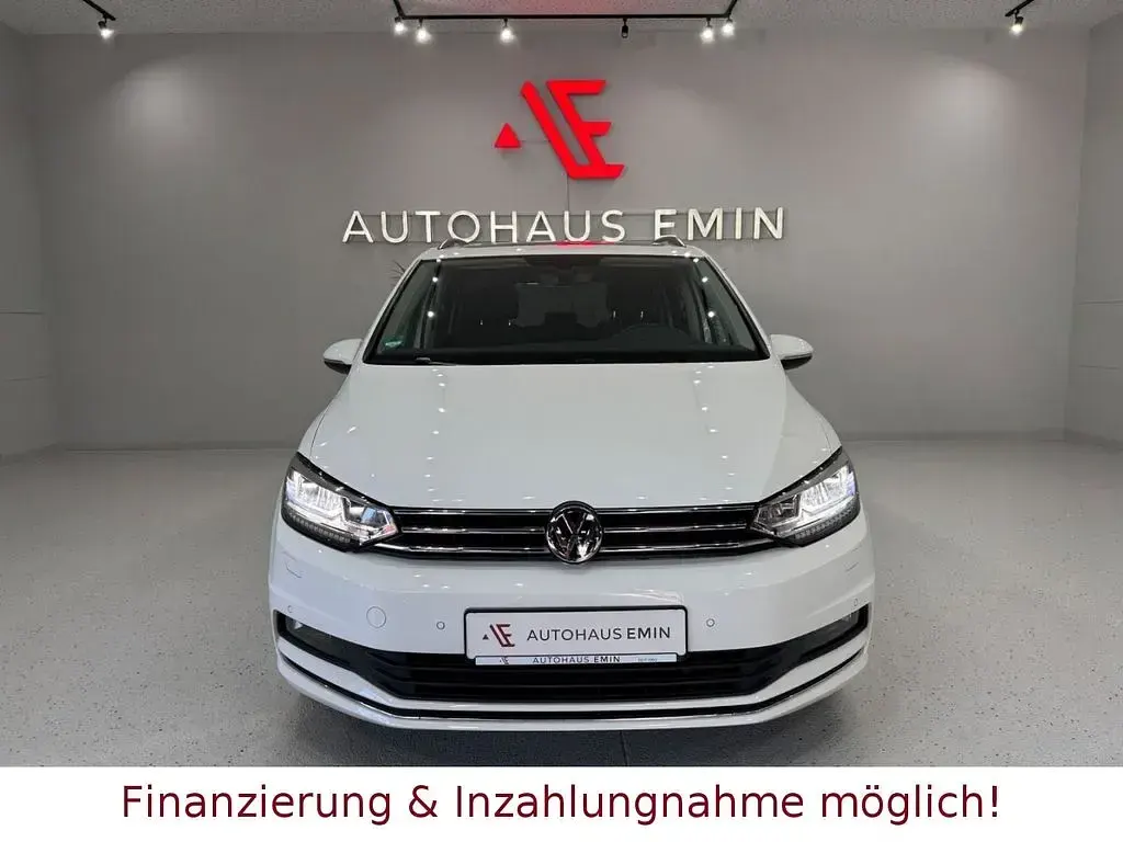 Gebraucht VW Touran Highline 179 PS (131 kW) 2018 Pure white Van / Kleinbus