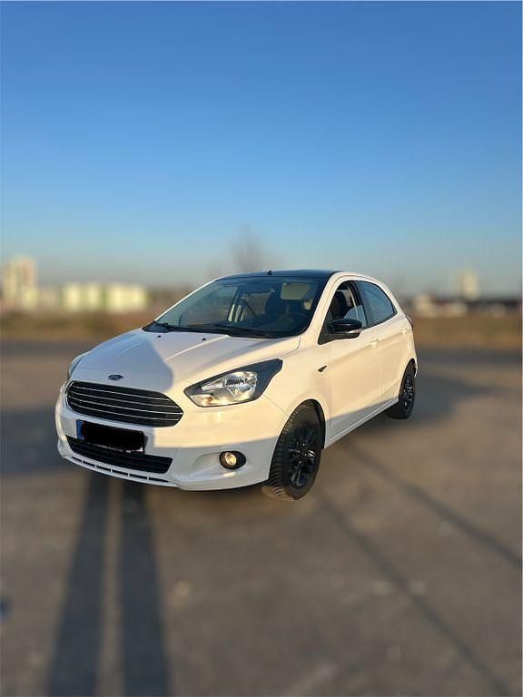 Gebraucht Ford Ka Cool & Sound Edition 86 PS (63 kW) 2017 Weiß Limousine