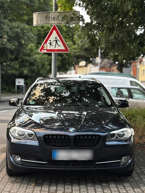 Andere farben Gebraucht 2011 BMW 520 Kombi | 10.199 € (Etwas zu teuer) - Bild 1/4