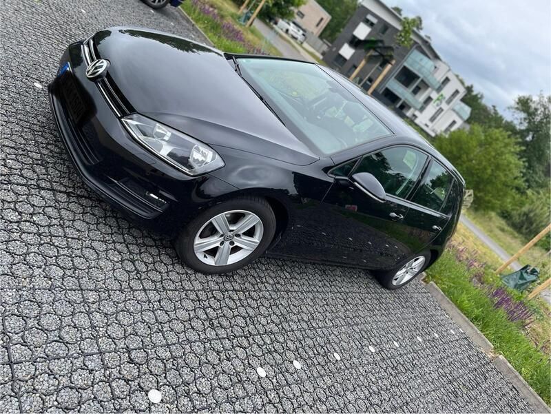 Schwarz Gebraucht 2016 VW Golf VII Kleinwagen | 9.000 € (Etwas zu teuer) - Bild 1/4