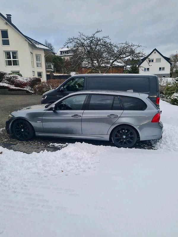 Grau Gebraucht 2008 BMW 325 M Sport Kombi | 6.999 € (Fairer Preis) - Bild 1/4