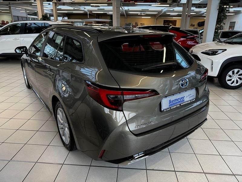 Gebraucht Toyota Corolla Team 140 PS (102 kW) 2024 Braun Kombi