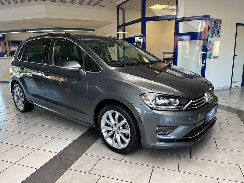Grau Gebraucht 2017 VW Golf Sportsvan Highline Van / Kleinbus | 16.790 € (Fairer Preis) - Bild 1/4