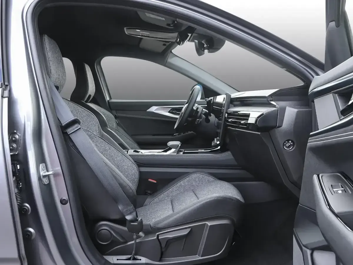 Neu Renault Austral Techno 200 PS (147 kW) 2026 Grau SUV
