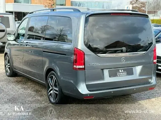 Gebraucht Mercedes V300 Avantgarde 239 PS (175 kW) 2020 Grau Van / Kleinbus