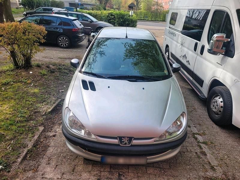 Gebraucht Peugeot 206 60 PS (44 kW) 2004 Grau Kleinwagen