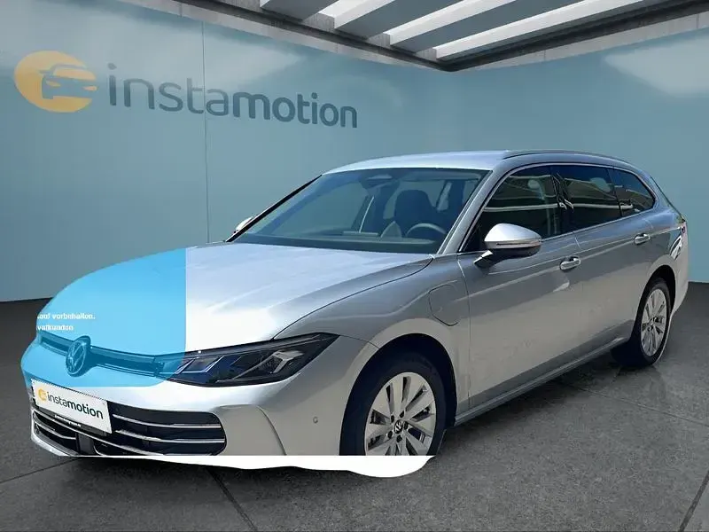 Gebraucht VW Passat 204 PS (150 kW) 2025 Silber Kombi