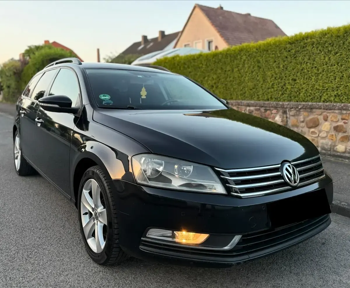 Gebraucht VW Passat 140 PS (102 kW) 2012 Schwarz Kombi