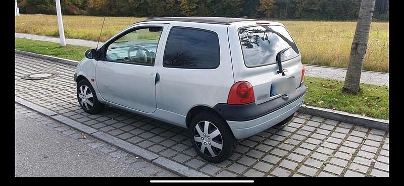 Second-hand Renault Twingo 75 CP (55 kW) 2001 Argintiu Hatchback