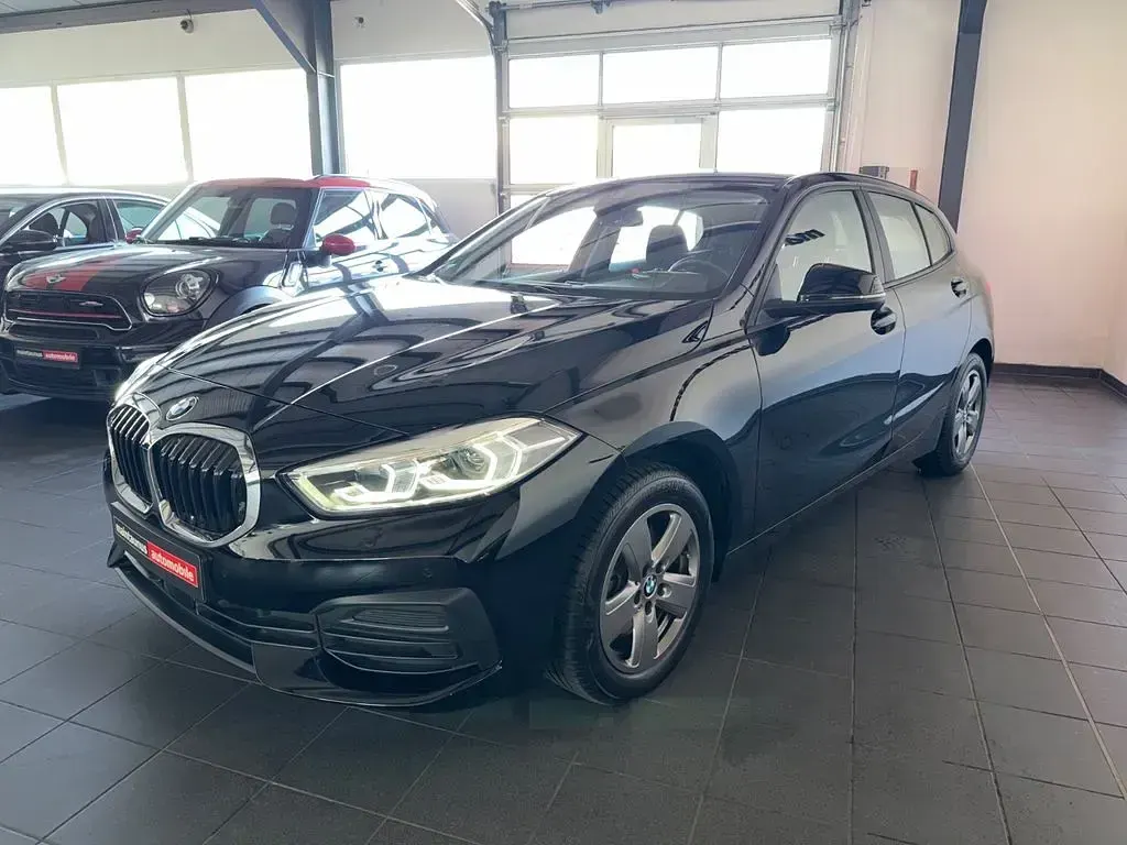 Gebraucht BMW 118 Advantage 136 PS (100 kW) 2022 Schwarz Limousine