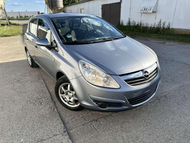 Grau Gebraucht 2008 Opel Corsa Limousine | 2.300 € (Teuer) - Bild 1/4