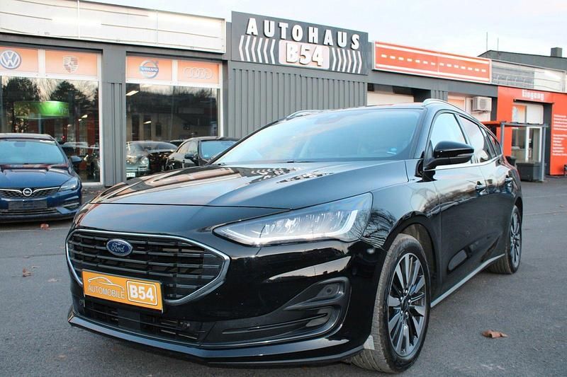 Gebraucht Ford Focus Titanium 125 PS (91 kW) 2022 Schwarz Kombi