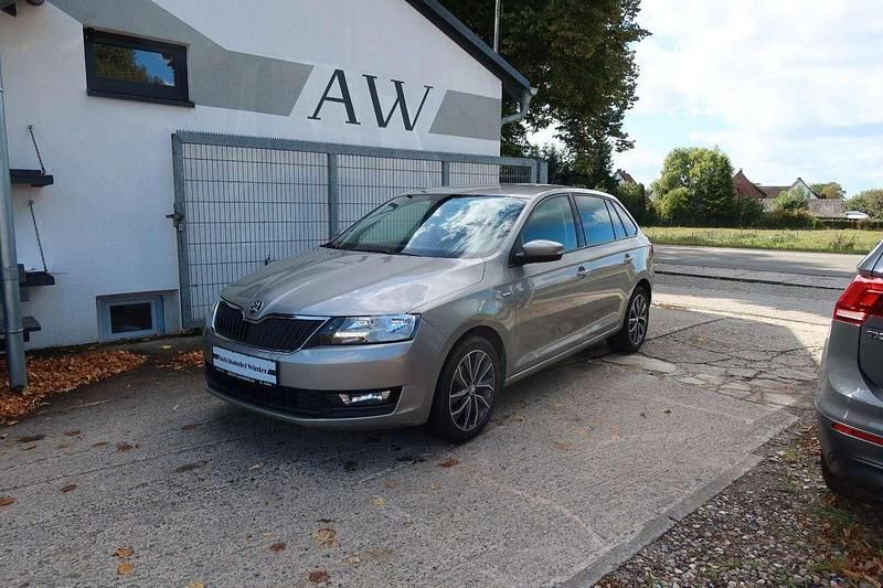 Beige Gebraucht 2017 Skoda Rapid Drive Kombi | 8.850 € (Guter Preis) - Bild 1/4
