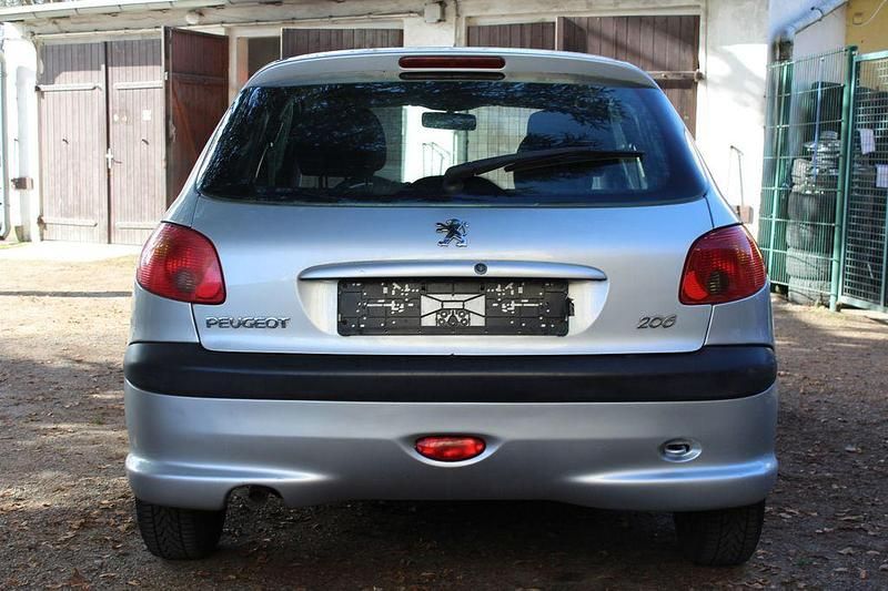 Gebraucht Peugeot 206 60 PS (44 kW) 2004 Silber Limousine