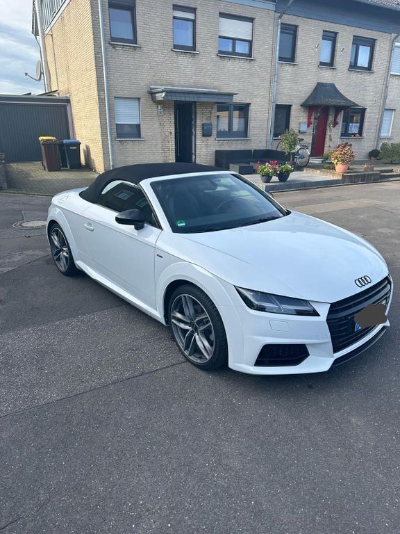 Weiß Gebraucht 2016 Audi TT Roadster Sport Cabrio | 22.349 € (Fairer Preis) - Bild 1/4
