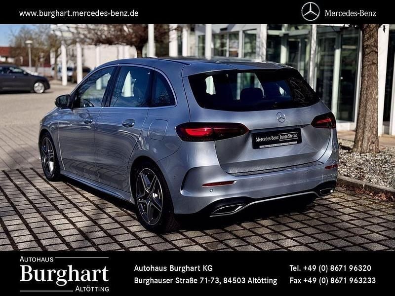 Gebraucht Mercedes B200 AMG line 163 PS (119 kW) 2024 Lack hightechsilber Van / Kleinbus