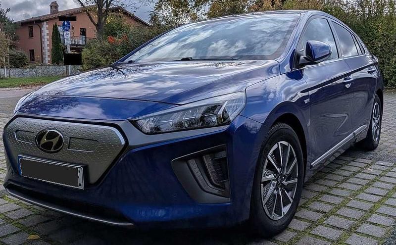 Blau Gebraucht 2020 Hyundai Ioniq Premium Limousine | 16.300 € (Guter Preis) - Bild 1/4