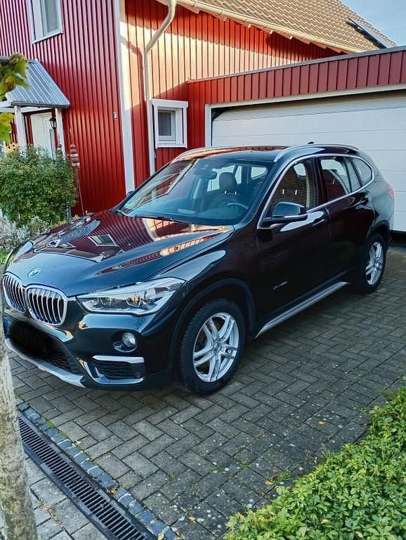 Schwarz Gebraucht 2017 BMW X1 xLine SUV | 16.900 € (Superpreis) - Bild 1/4