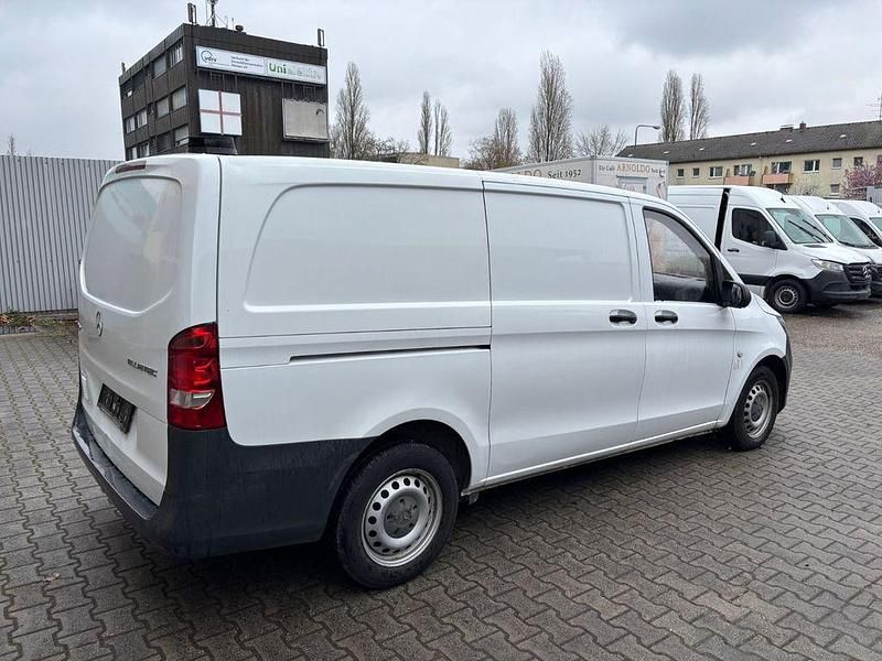 Gebraucht Mercedes Vito 88 PS (64 kW) 2016 Weiß Van