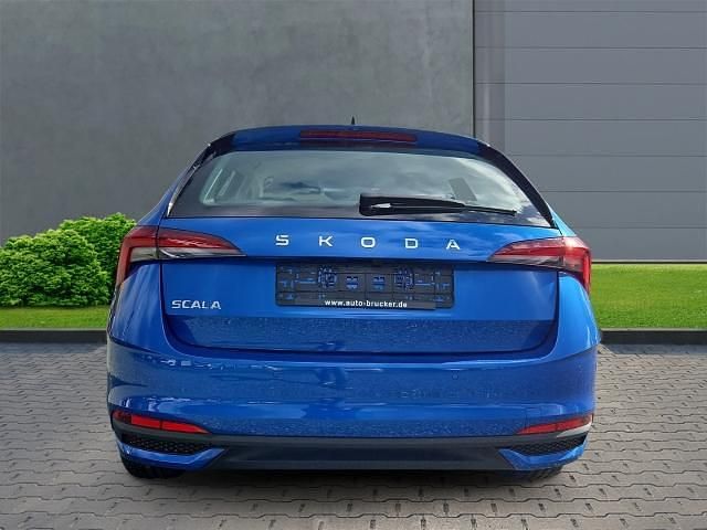 Neu Skoda Scala Selection 116 PS (85 kW) 2025 Blau Kleinwagen
