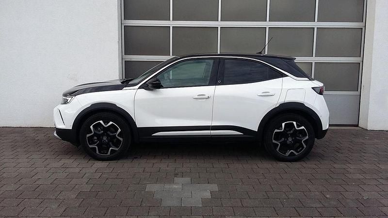 Weiß Gebraucht 2021 Opel Mokka-e Ultimate SUV | 18.900 € (Fairer Preis) - Bild 1/4