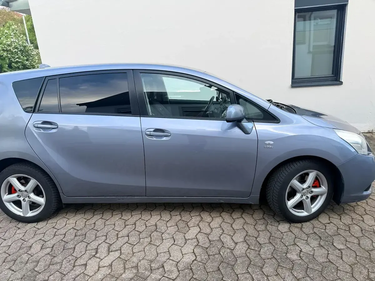 Gebraucht Toyota Verso 150 PS (110 kW) 2010 Grau Van / Kleinbus