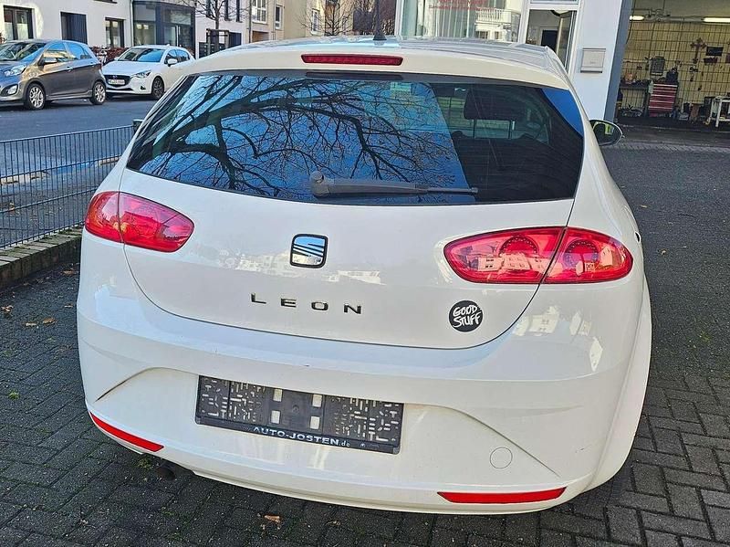 Gebraucht Seat Leon 105 PS (77 kW) 2011 Candyweiß Kleinwagen