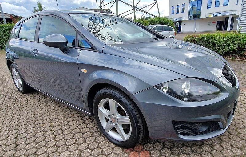 Gebraucht Seat Leon 105 PS (77 kW) 2012 Grau Limousine
