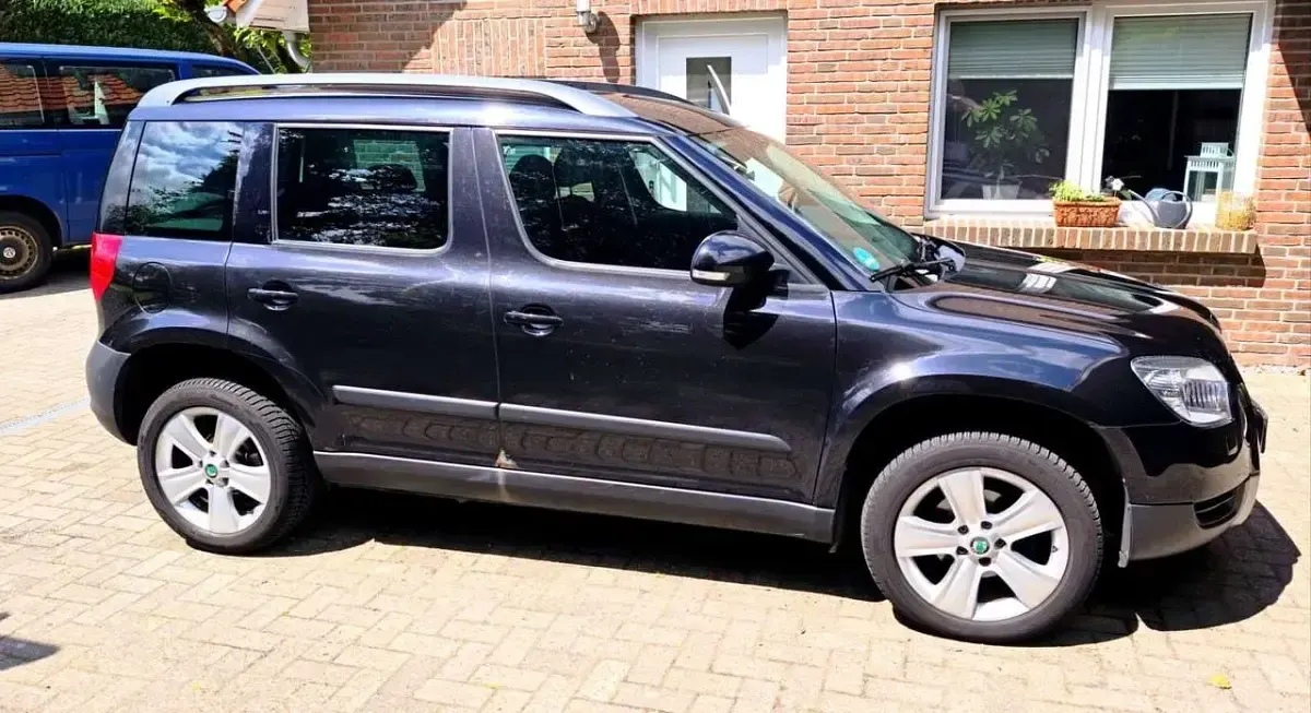 Gebraucht Skoda Yeti Family 110 PS (80 kW) 2011 Schwarz SUV