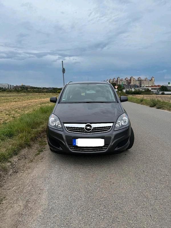 Grau Gebraucht 2012 Opel Zafira Van / Kleinbus | 4.500 € (Fairer Preis) - Bild 1/4