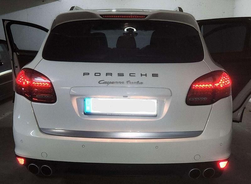 Weiß Gebraucht 2010 Porsche Cayenne Turbo SUV | 29.000 € (Fairer Preis) - Bild 1/4