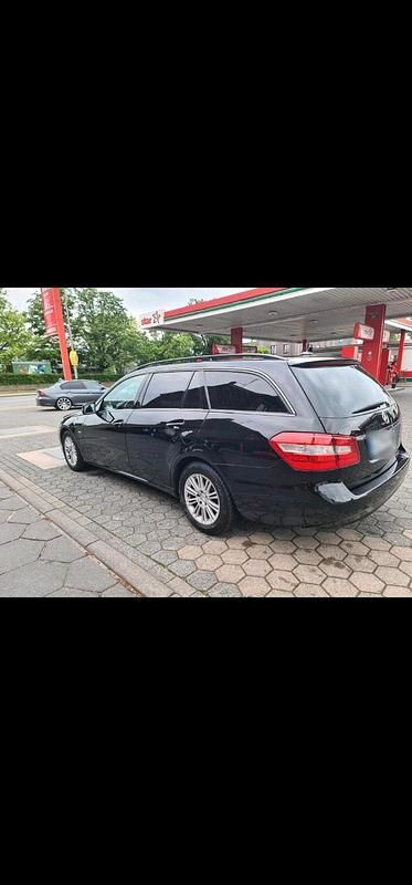 Gebraucht Mercedes E200 136 PS (100 kW) 2011 Schwarz Kombi
