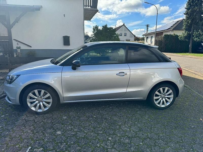 Silber Gebraucht 2013 Audi A1 Attraction Kleinwagen | 8.500 € (Fairer Preis) - Bild 1/4